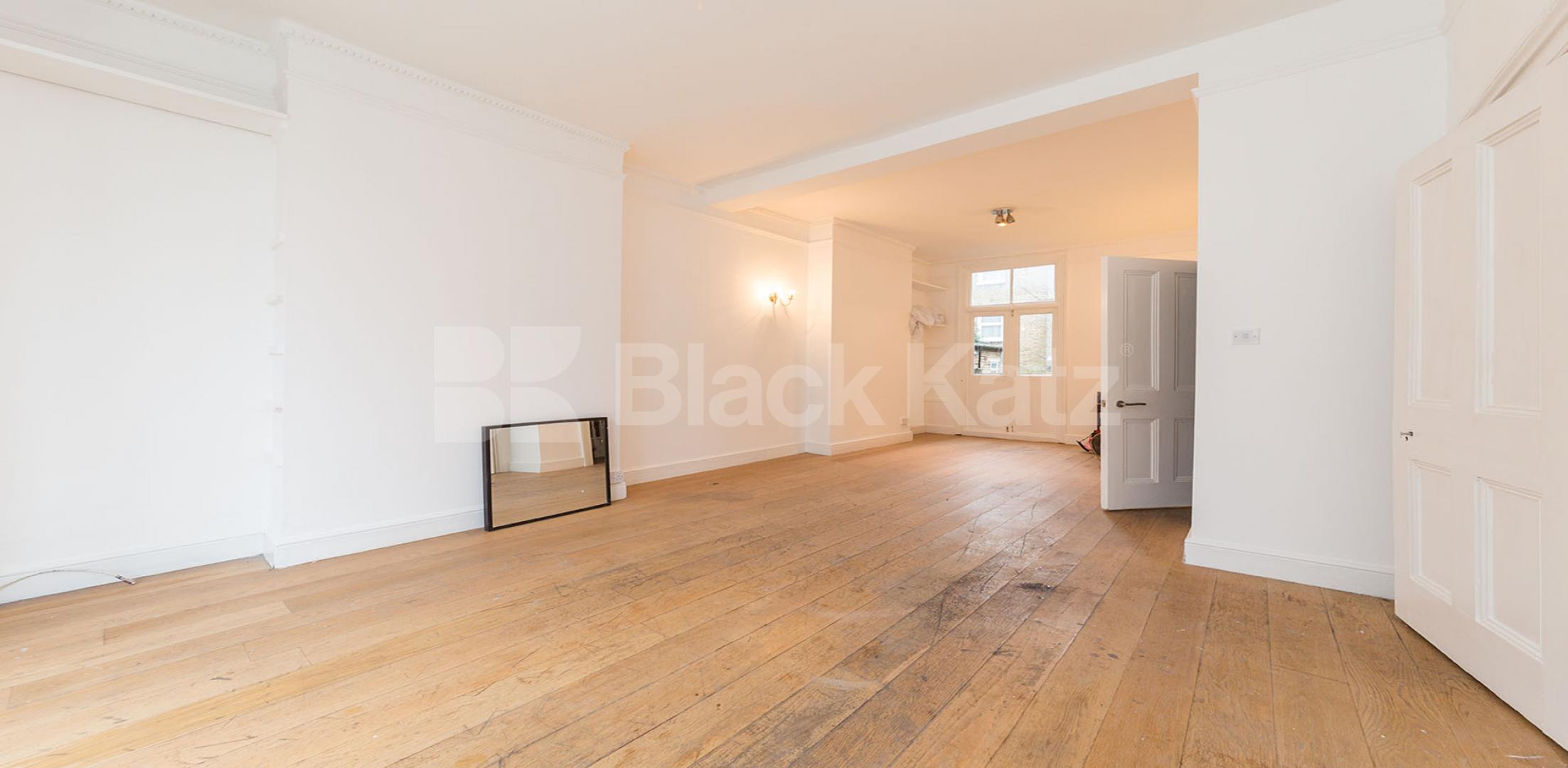 			4 Bedroom, 1 bath, 1 reception Flat			 Brewster Gardens, NORTH KENSINGTON
